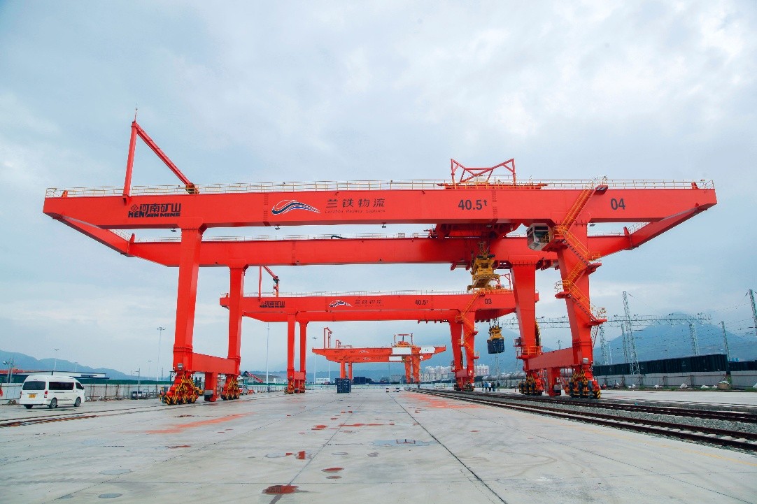 Henan mine crane RMG.jpg