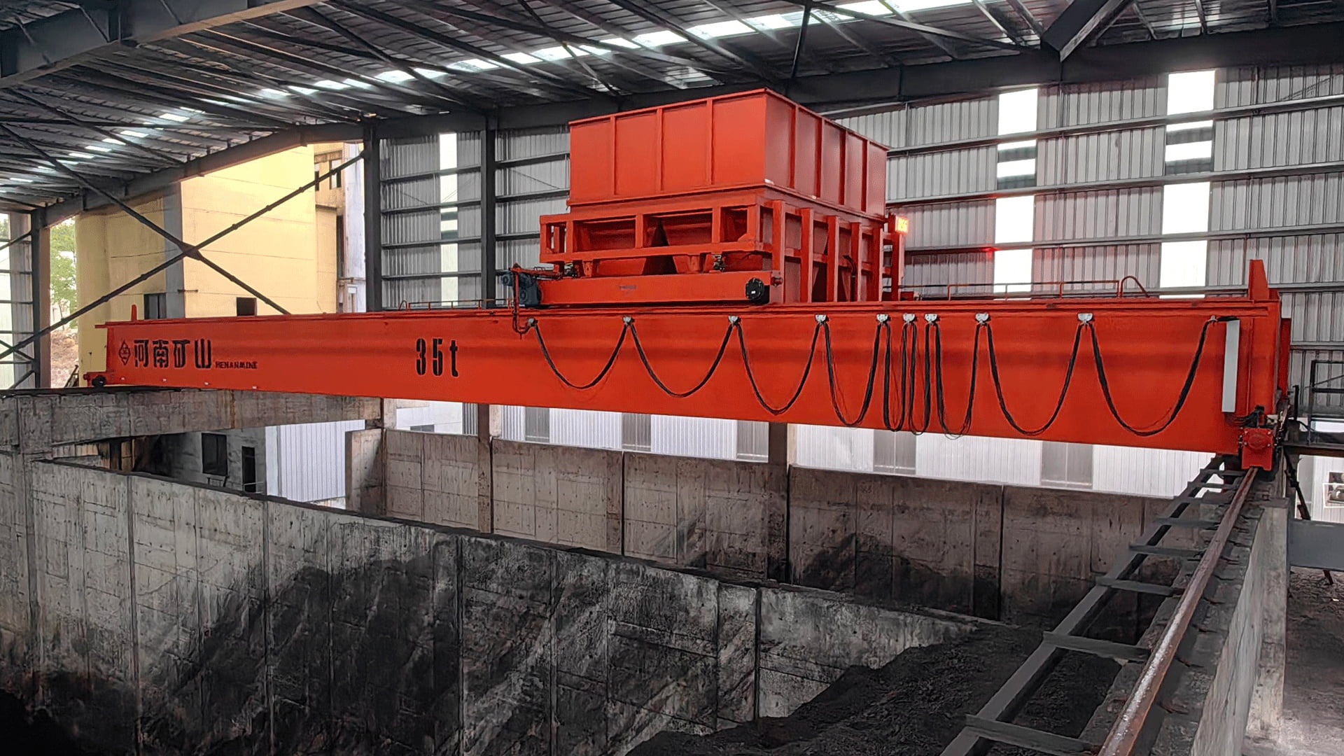 henan mine crane.jpg