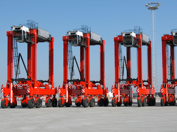 Port Straddle Car