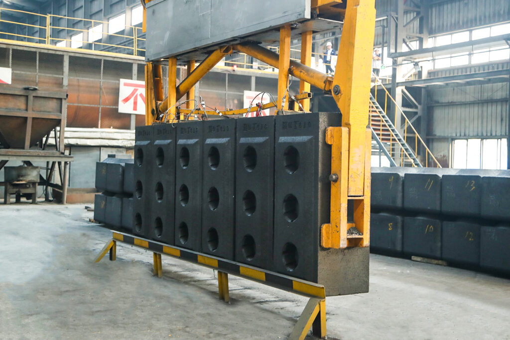 Crane application in oil and petrochemicals from Henan Mine Crane's oil and petrochemicals application case