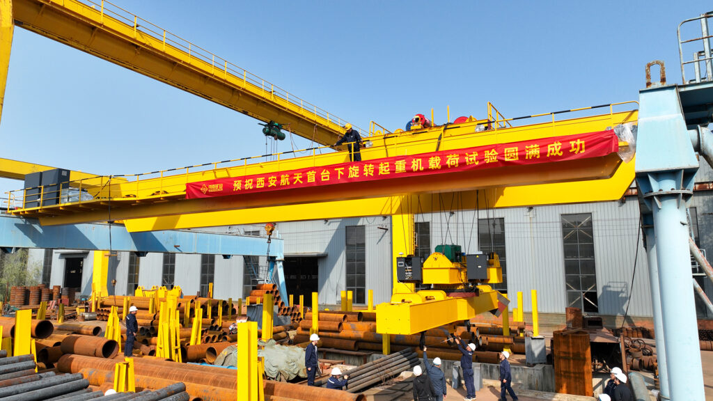Lower-rotating crane built for aerospace component handling