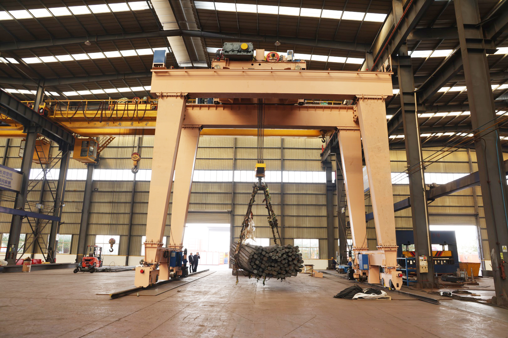 Crane application in industrial manufacturing from Henan Mine Crane's industrial manufacturing application case
