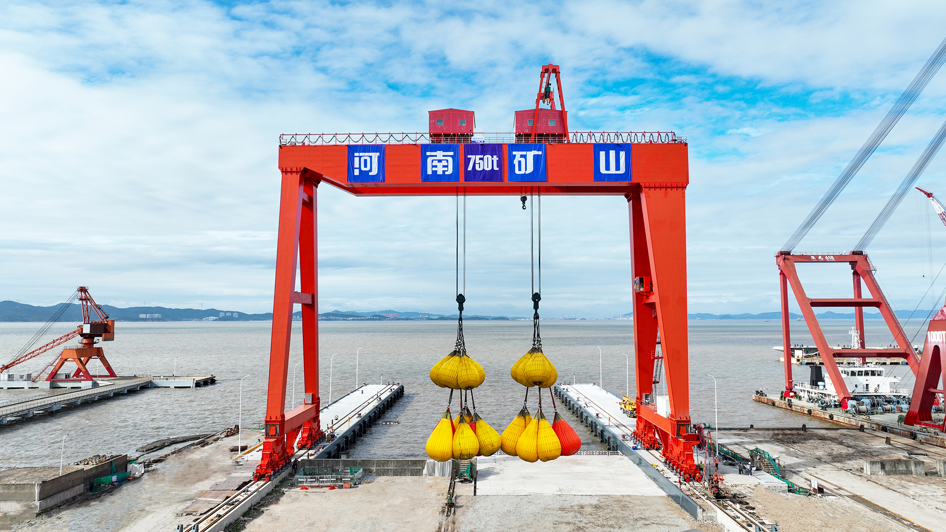 Crane application in industrial manufacturing from Henan Mine Crane's industrial manufacturing application case