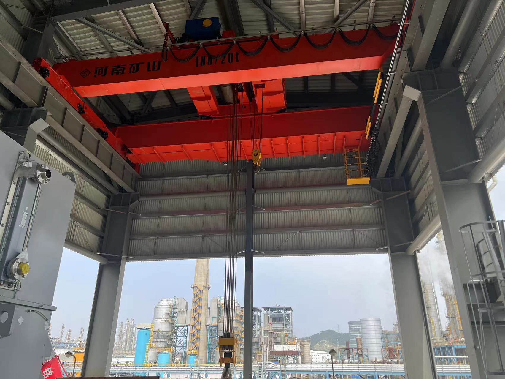 Henan Mine Crane double-girder bridge installed in an industrial workshop