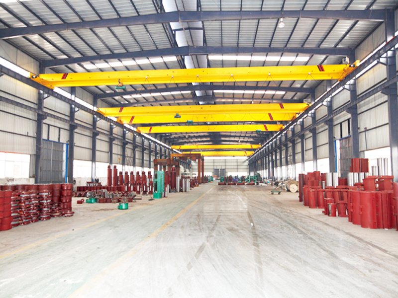 Single-girder overhead cranes in a Henan Mine Crane industrial workshop