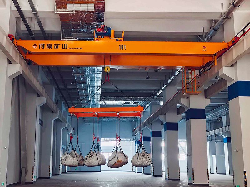 Crane equipment in the Yancheng Port intelligent warehouse programme