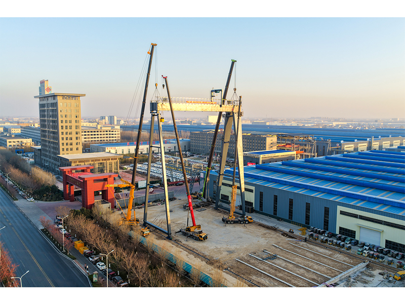 Installation of the 2,000 t gantry crane test-platform main girder