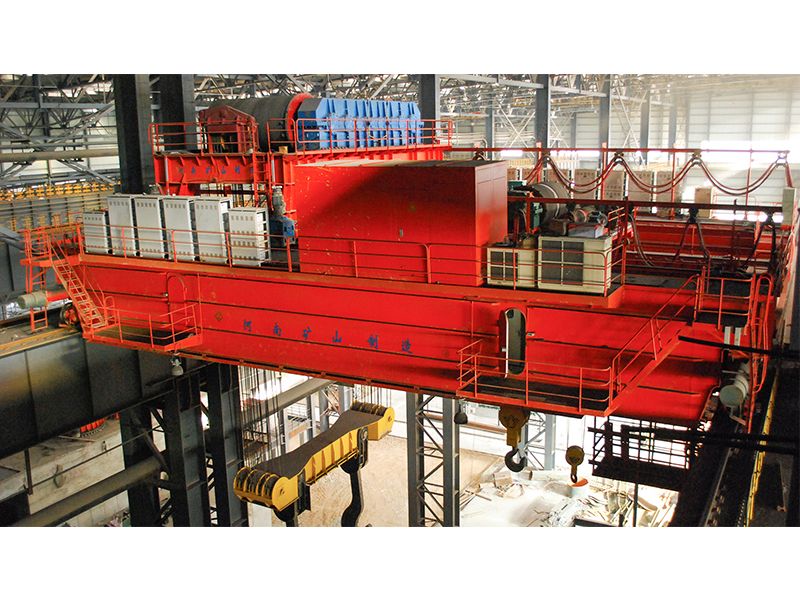 280 t four-girder casting crane operating at the steelworks