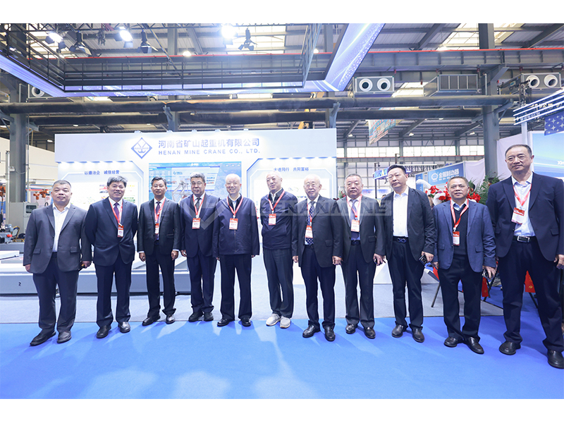Intelligent material-handling technology displayed at the 2026 crane expo