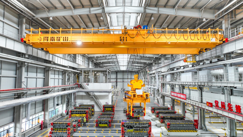 Automated Die-Handling Cranes Support Automotive Stamping Workshops — image 1 Automated die-handling crane equipment for an automotive stamping workshop
