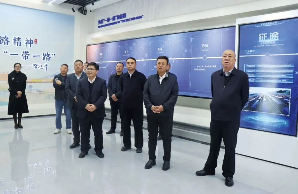 2025 Review Covers Heavy Lifting, Automation and Factory Testing — image 1 2025 annual review of Henan Mine crane projects and manufacturing activities