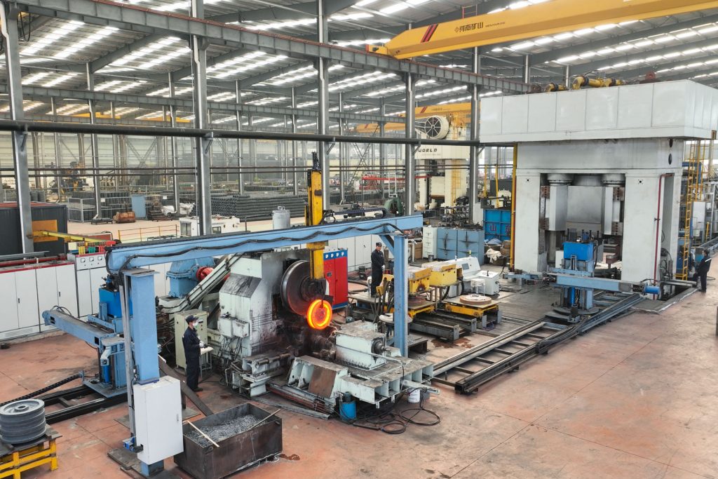 2025 Review Covers Heavy Lifting, Automation and Factory Testing — image 8 2025 annual review of Henan Mine crane projects and manufacturing activities