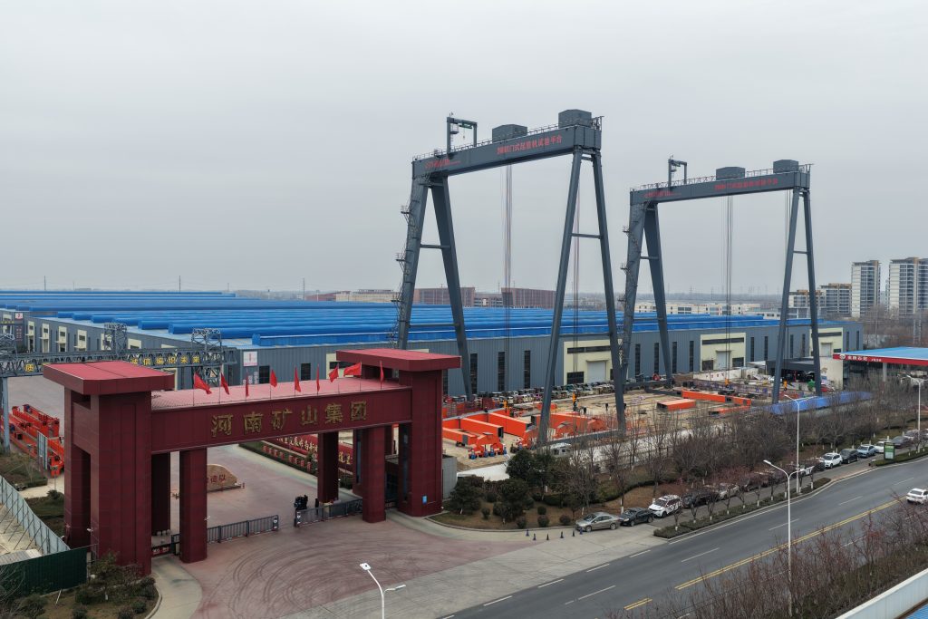 2025 Review Covers Heavy Lifting, Automation and Factory Testing — image 16 2025 annual review of Henan Mine crane projects and manufacturing activities