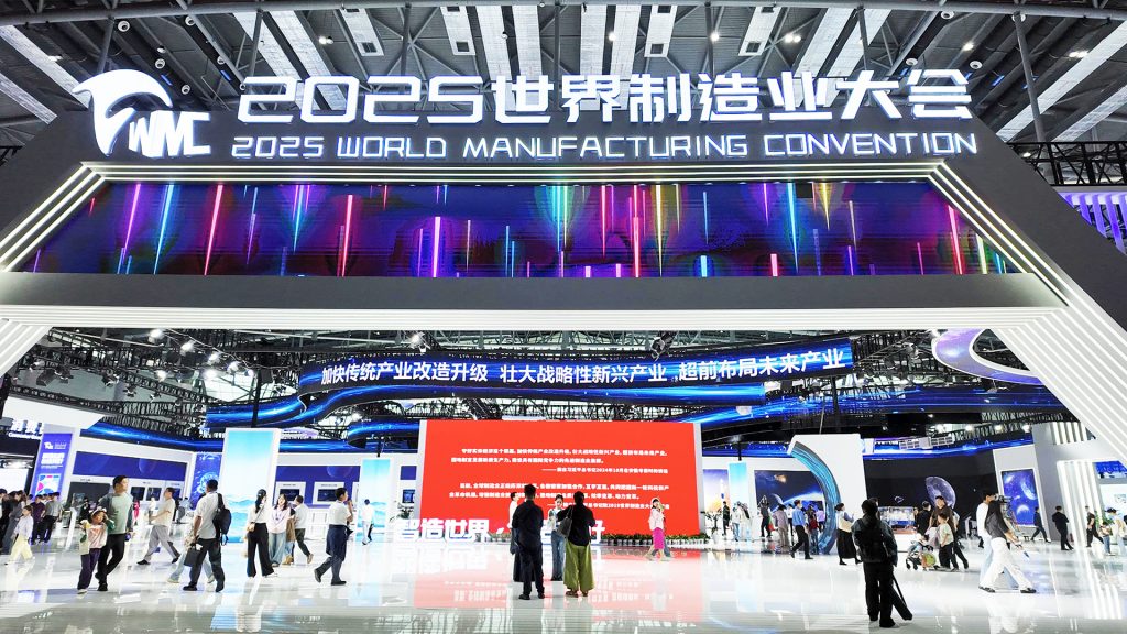 2025 Review Covers Heavy Lifting, Automation and Factory Testing — image 32 2025 annual review of Henan Mine crane projects and manufacturing activities