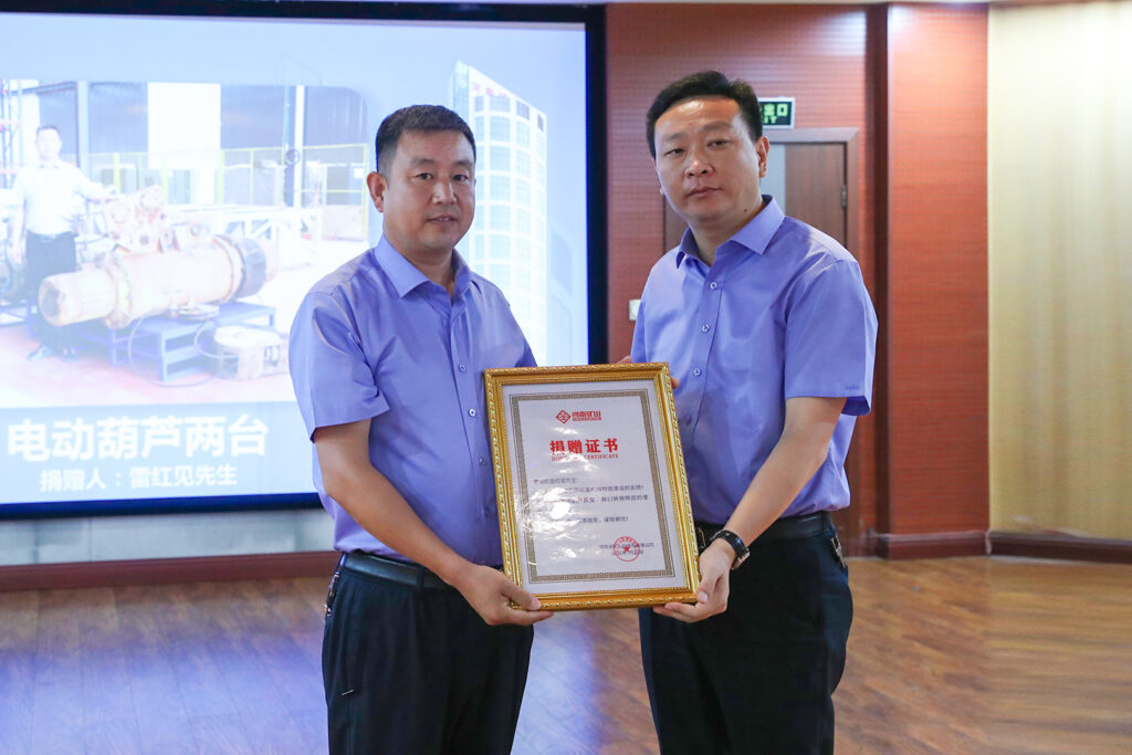Historic hoists and engineering materials donated to the crane museum