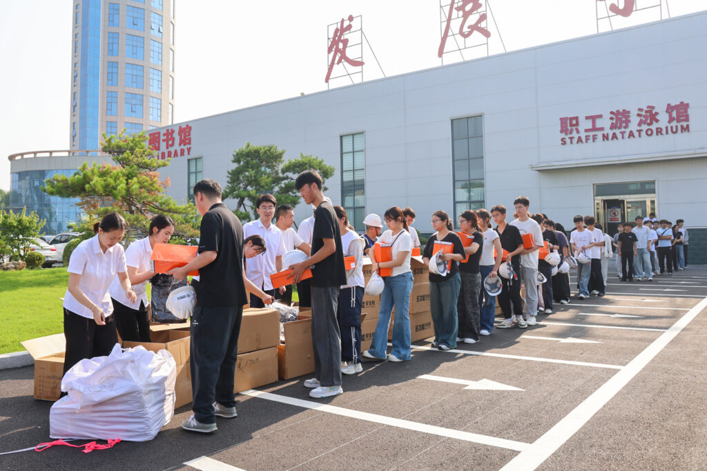 Employee-family summer internship activities at Henan Mine