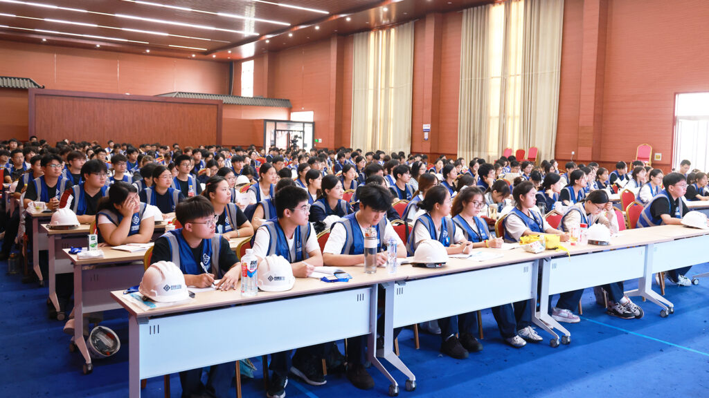 291 Interns Complete Employee-Family Summer Programme — image 7 Summer internship completion programme for Henan Mine employee families