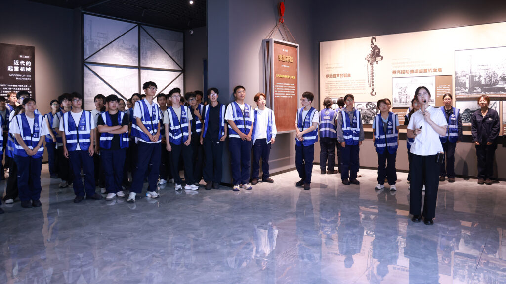 291 Interns Complete Employee-Family Summer Programme — image 15 Summer internship completion programme for Henan Mine employee families