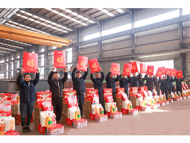 Lunar New Year gift distribution for crane factory employees