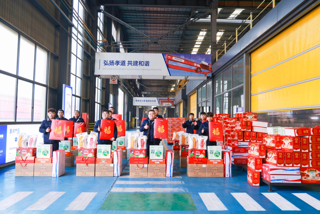 Lunar New Year gift distribution for crane factory employees