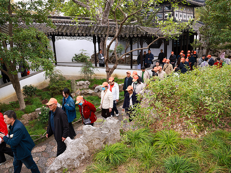Employee parents on the Suzhou stage of the company travel programme