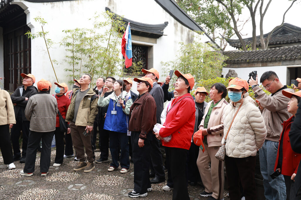 Employee parents on the Suzhou stage of the company travel programme