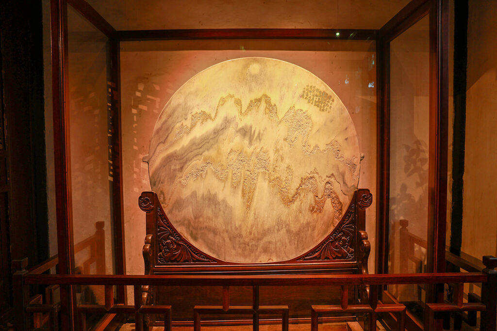Employee parents on the Suzhou stage of the company travel programme