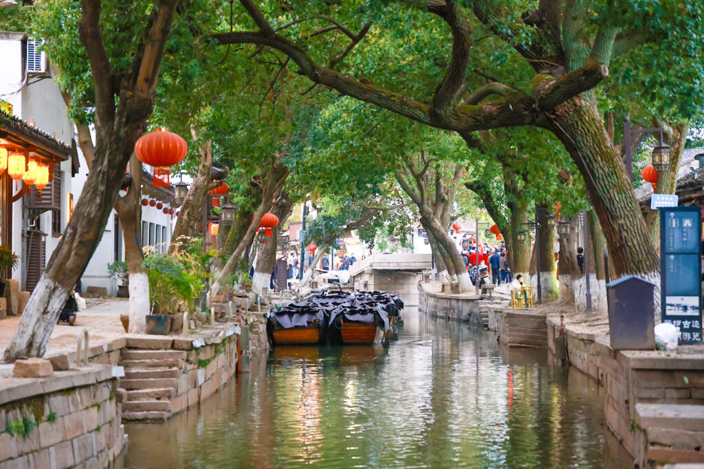 Employee parents on the Suzhou stage of the company travel programme