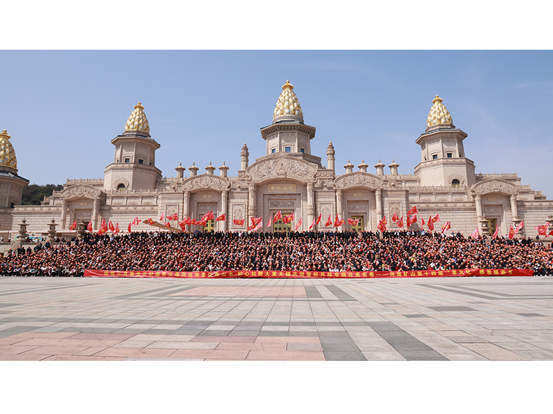 Employee parents visiting Wuxi during the 2026 company travel programme