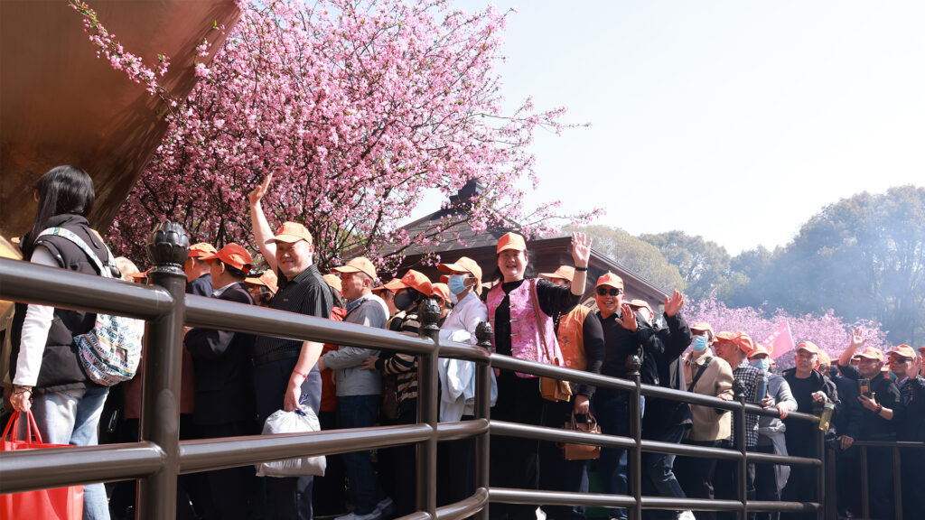 Employee parents visiting Wuxi during the 2026 company travel programme