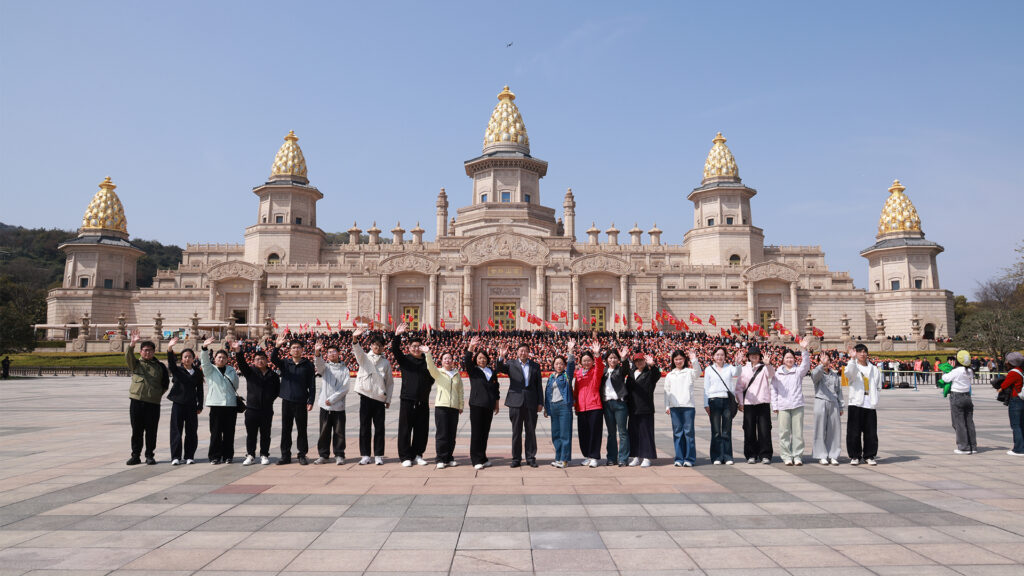 Employee parents visiting Wuxi during the 2026 company travel programme