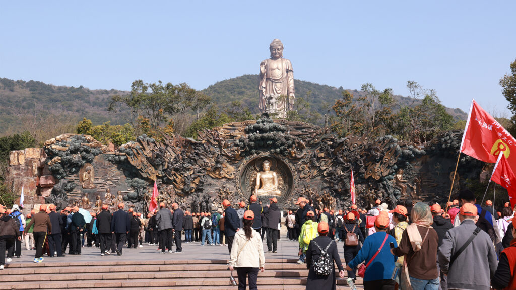 Employee parents visiting Wuxi during the 2026 company travel programme
