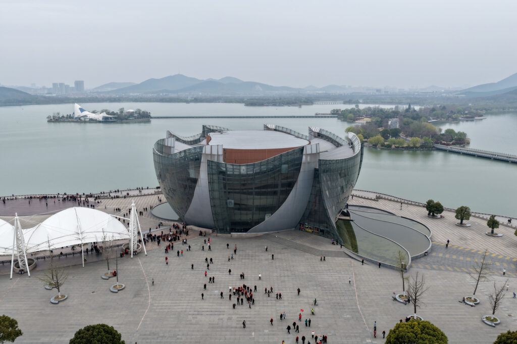 Employee parents at the Xuzhou opening stage of their travel programme