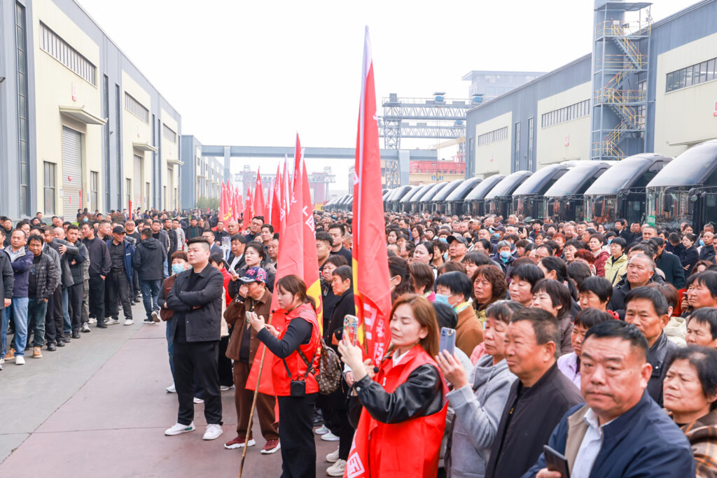 Coach departure for the 2026 Henan Mine employee-parent travel festival