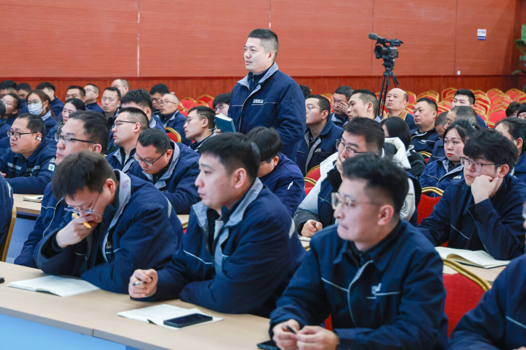 Specialist wire rope electric hoist design and manufacturing training
