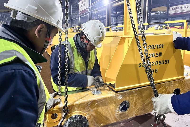 Crane pre-assembly and quality checks at the factory