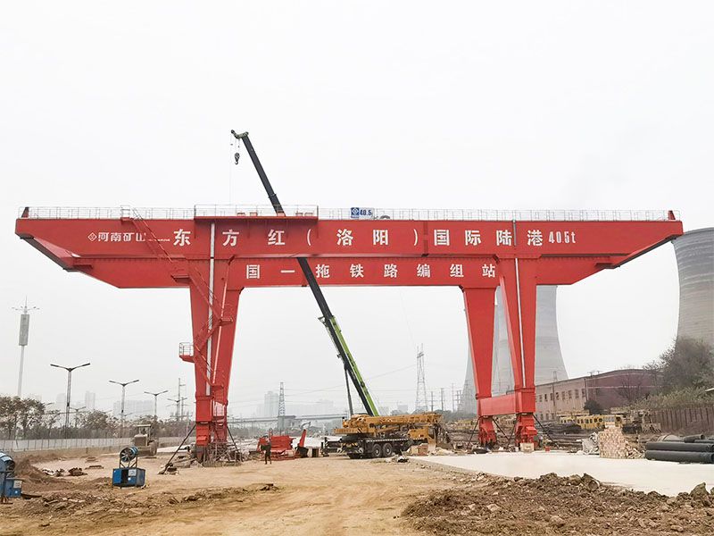Container gantry crane at Dongfanghong International Inland Port in Luoyang