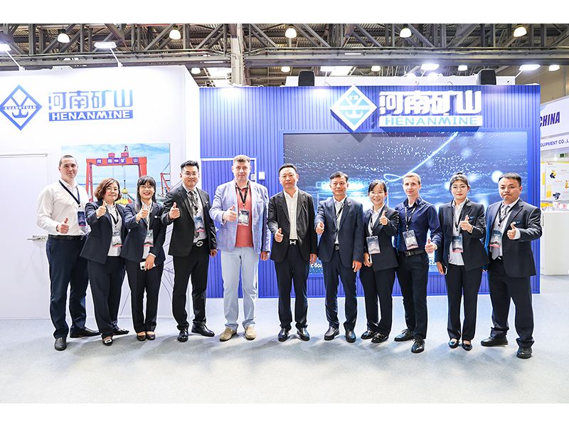 Henan Mine representatives at the May 2024 Moscow construction-equipment exhibition