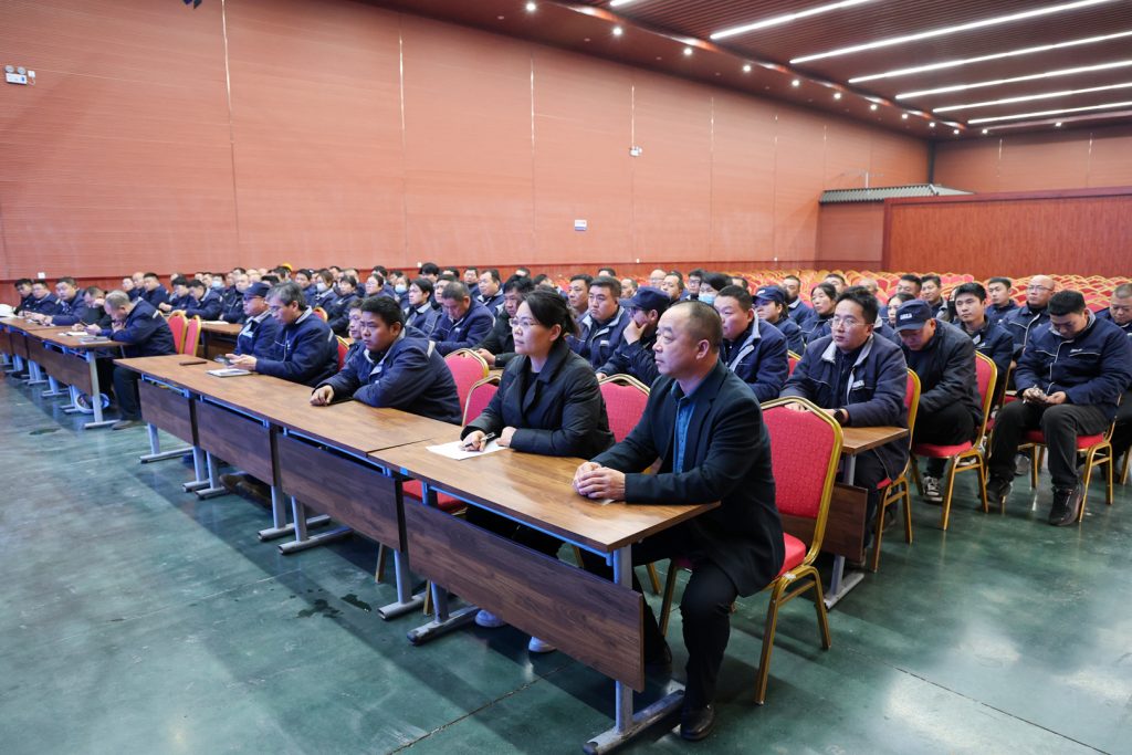 New Year Training Focuses on Rigging and Forklift Safety — image 2 Rigging and forklift safety training at the crane manufacturing base
