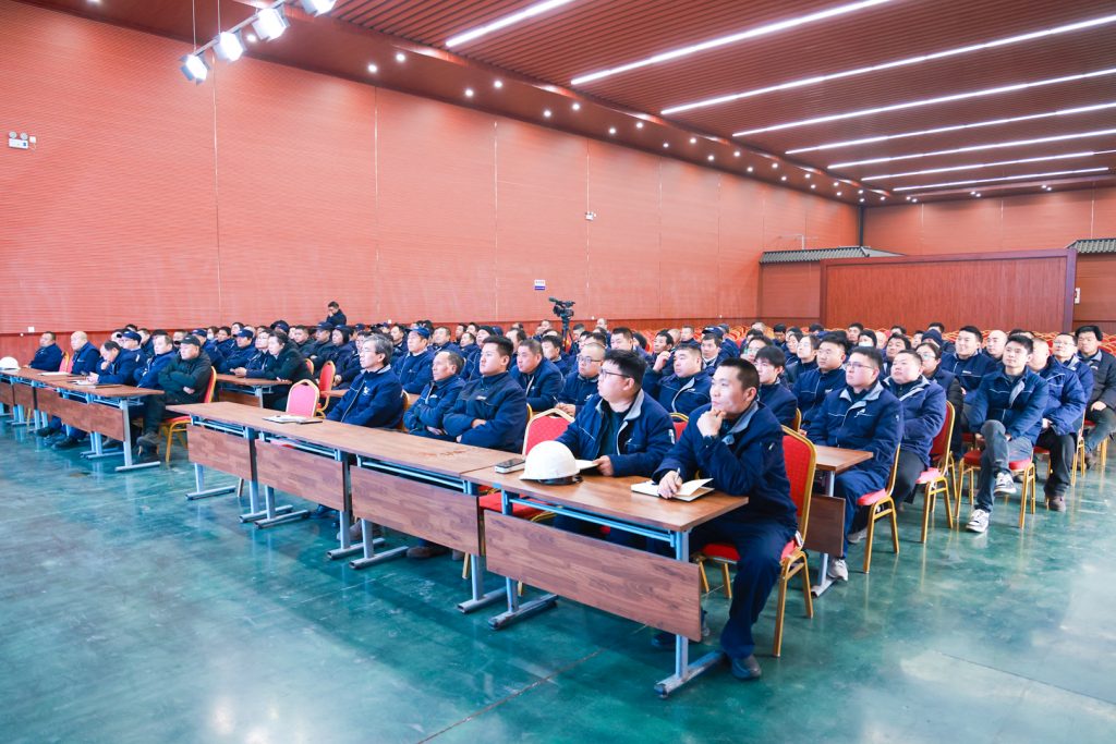 New Year Training Focuses on Rigging and Forklift Safety — image 6 Rigging and forklift safety training at the crane manufacturing base