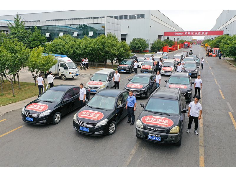 Vehicles and seasonal gifts prepared for sales representative households