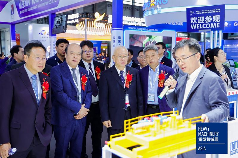 Shanghai Exhibition Displays Automated Industrial Handling Equipment — image 4 Automated industrial crane displays at the Shanghai heavy machinery exhibition