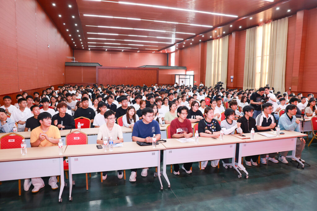 Student-assistance event at the Henan Mine intelligent industrial park