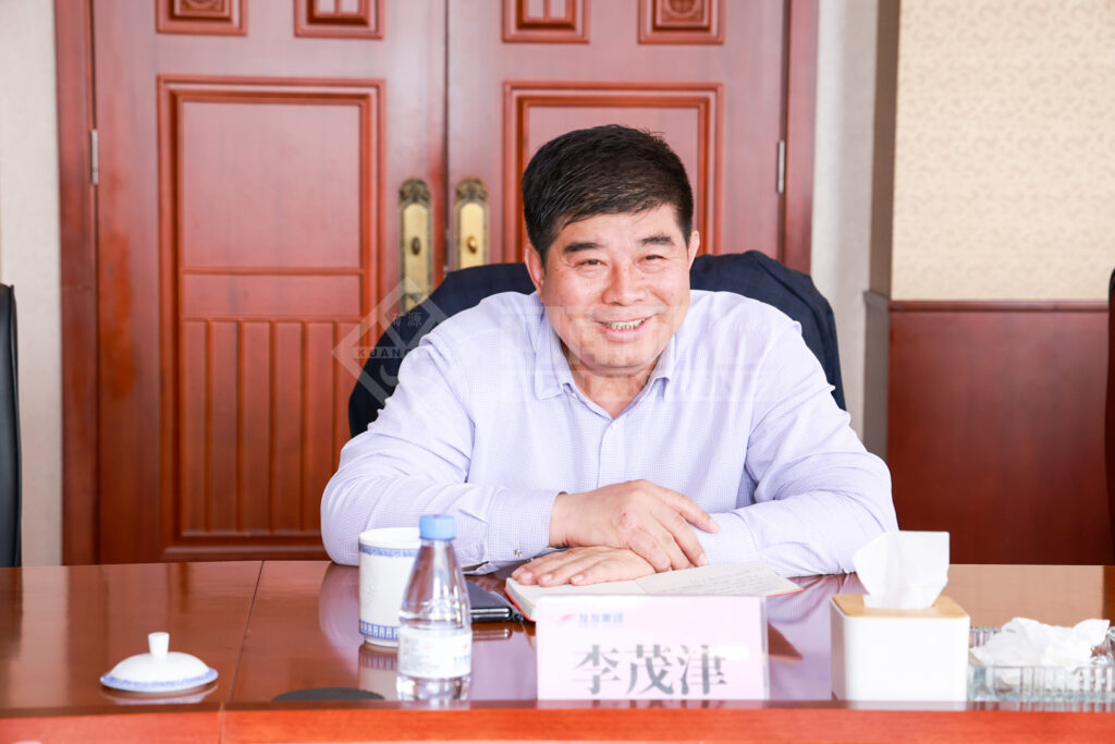 Henan Mine and Youfa representatives during a manufacturing cooperation visit