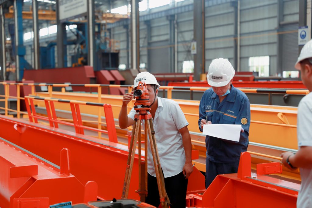 Surveying crane girder geometry during factory acceptance inspection