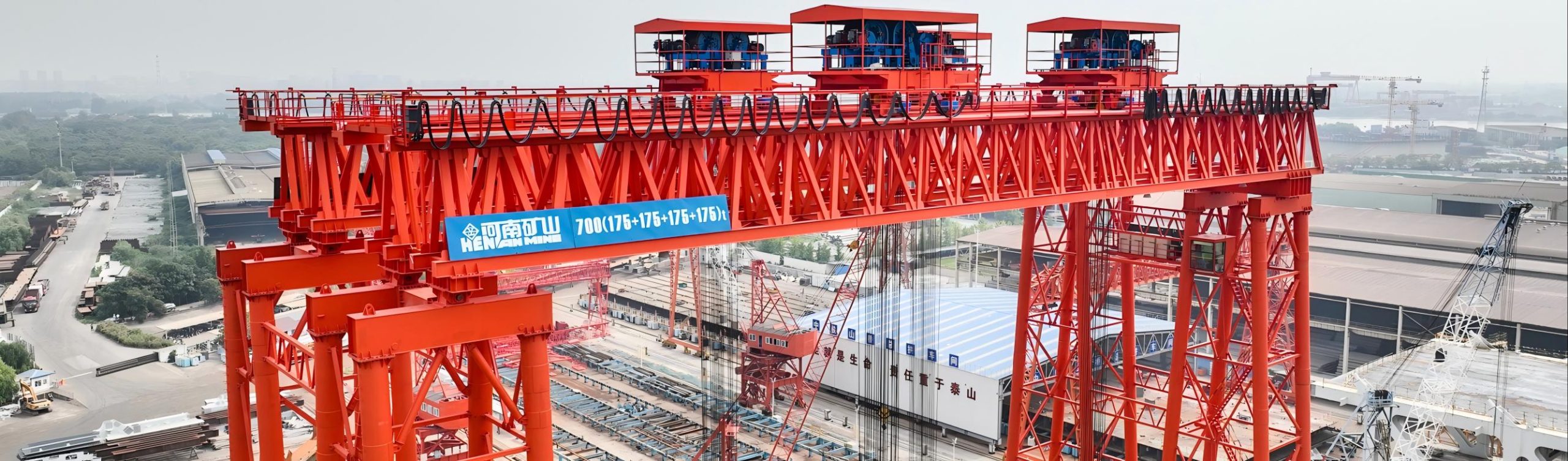 Heavy gantry crane installation for bridge steel tower construction