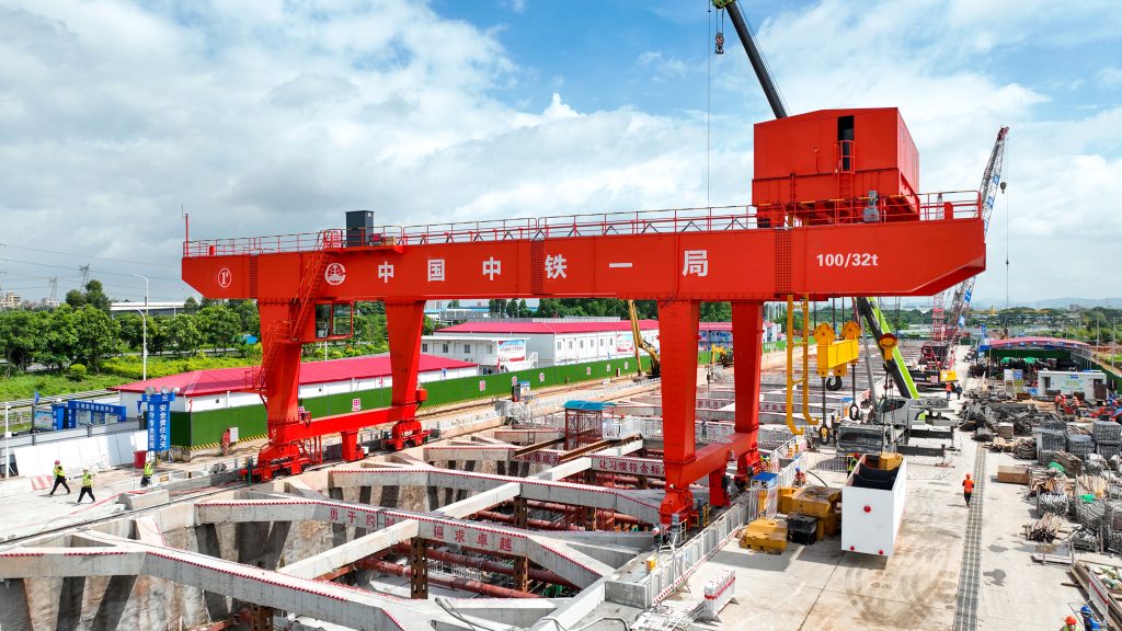 Gantry crane above a metro shaft excavation site