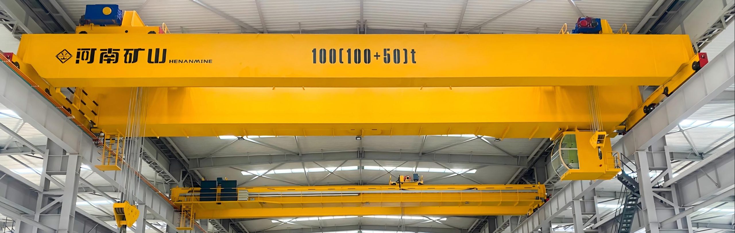 Heavy overhead crane installed in a tunneling equipment factory